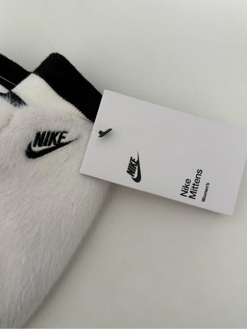 NWT Nike Faux Fur Mittens